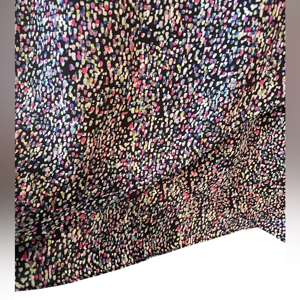 🩷🔥NWOT THE LIMITED Women's size XL Top with Colorful Dot Pattern. Like New! - Picture 4 of 10
